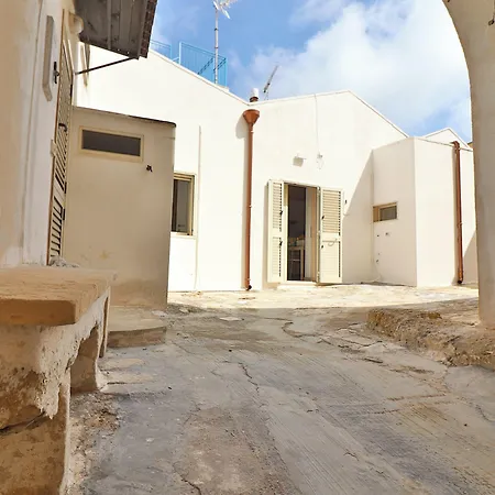 Dimora Storica Rebecca Salento Charm And Modern Comfort In The Heart Of Otrant Hébergement de vacances Otrante